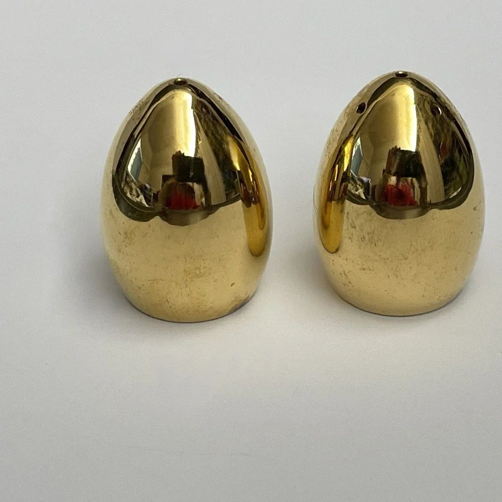 Salt‎ and Pepper Shakers Gold-tone Eggs Italy 1 5/8